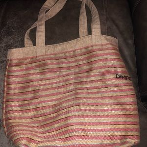 Dakine tote